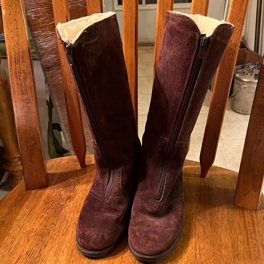 Vintage brown sheepskin/suede winter boots, Mason Shoes, zip-up front Wm size 8